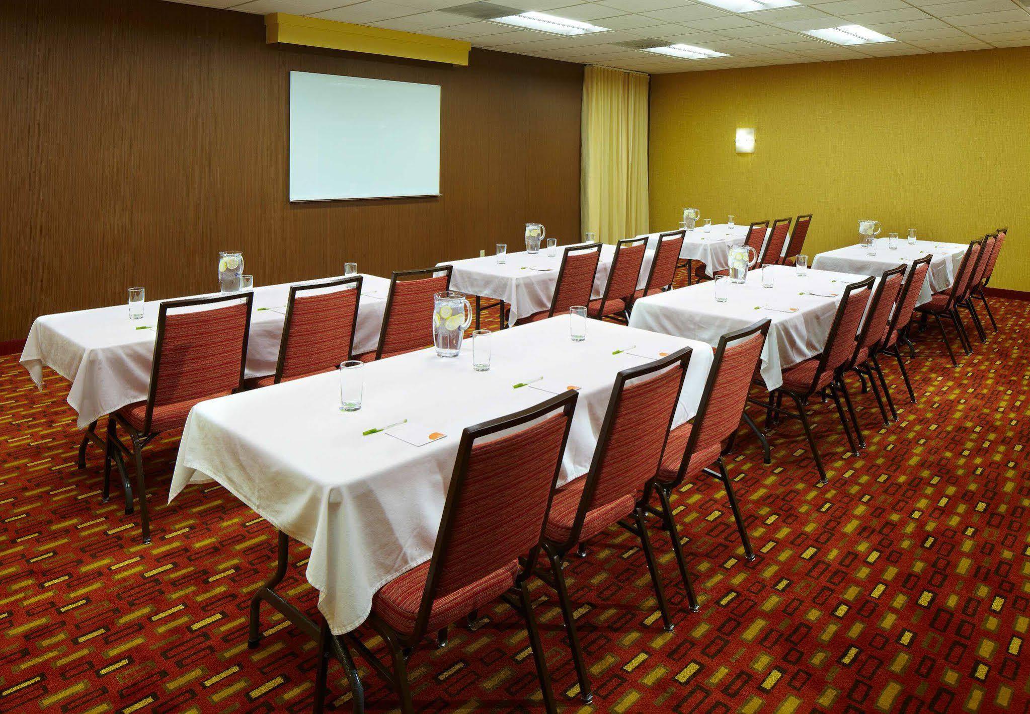 Iowa Inn Bettendorf Quad Cities מראה חיצוני תמונה