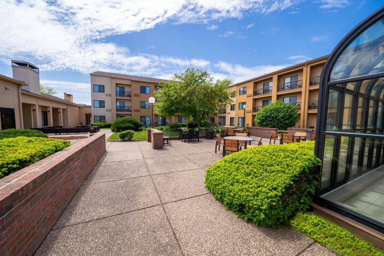 Iowa Inn Bettendorf Quad Cities מראה חיצוני תמונה