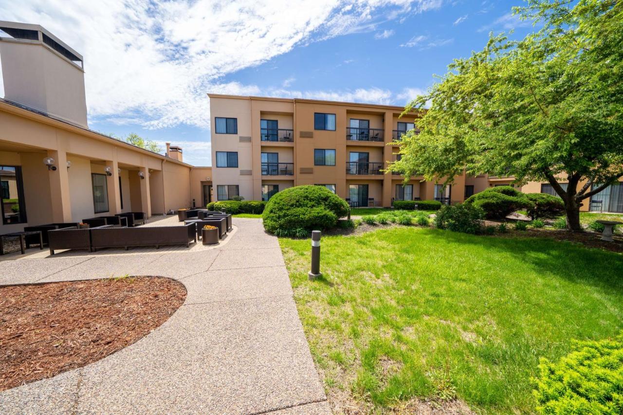 Iowa Inn Bettendorf Quad Cities מראה חיצוני תמונה