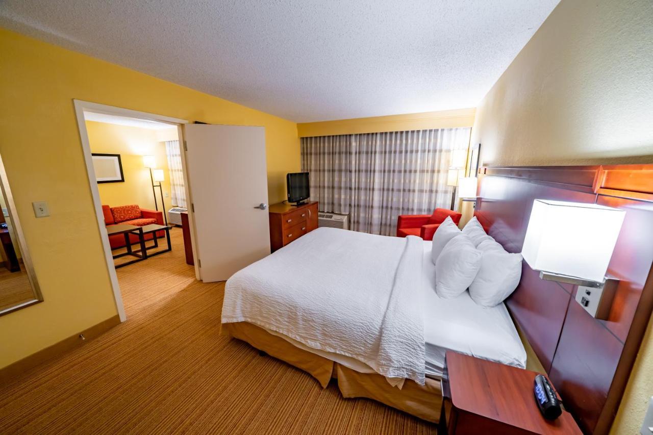 Iowa Inn Bettendorf Quad Cities מראה חיצוני תמונה