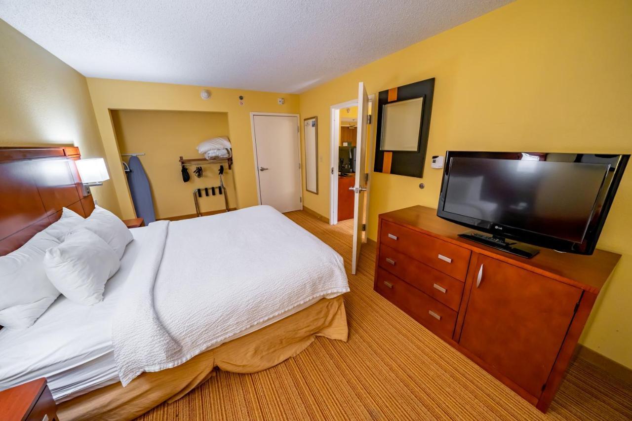 Iowa Inn Bettendorf Quad Cities מראה חיצוני תמונה