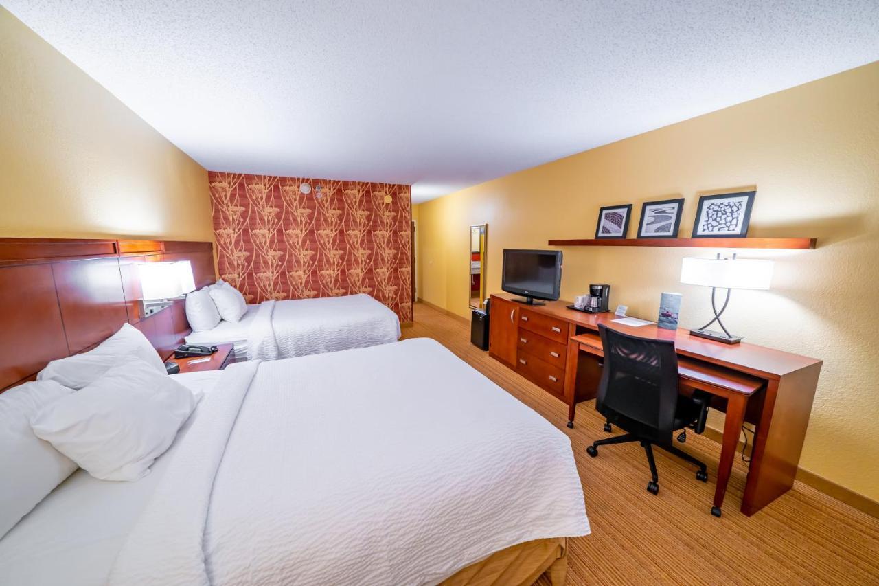 Iowa Inn Bettendorf Quad Cities מראה חיצוני תמונה