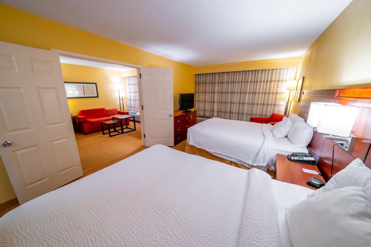 Iowa Inn Bettendorf Quad Cities מראה חיצוני תמונה