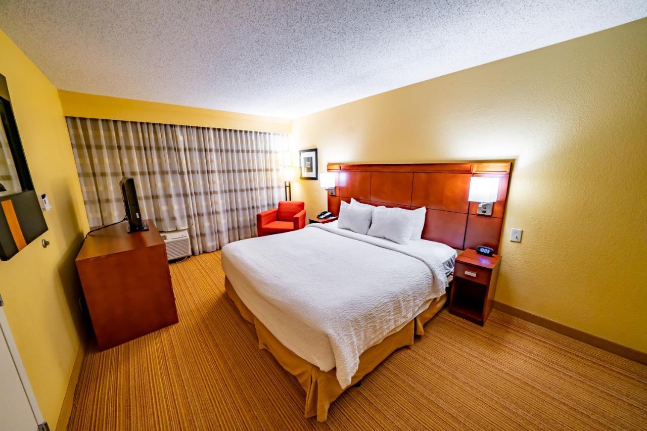 Iowa Inn Bettendorf Quad Cities מראה חיצוני תמונה